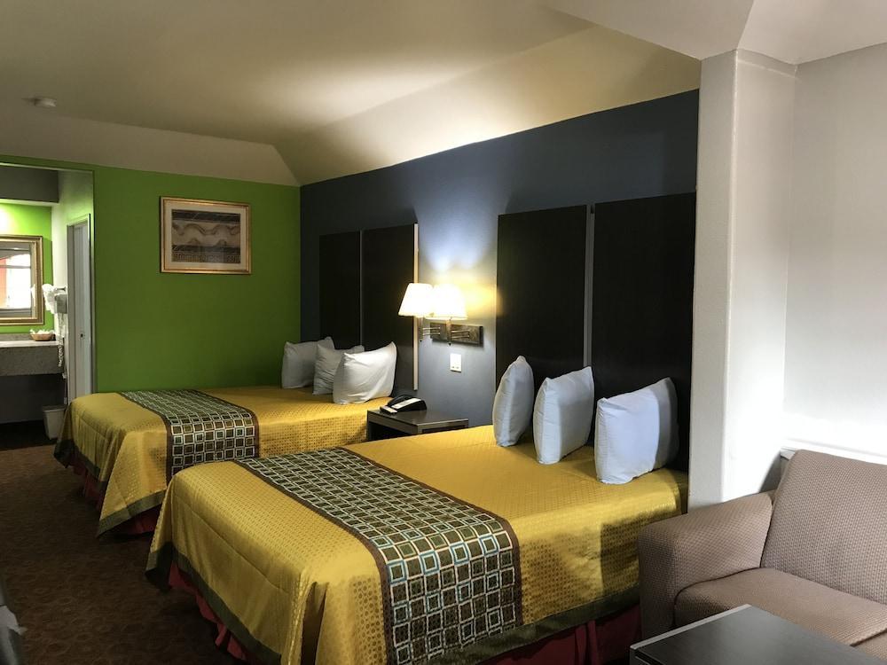 Camelot Inn And Suites Aldine Esterno foto