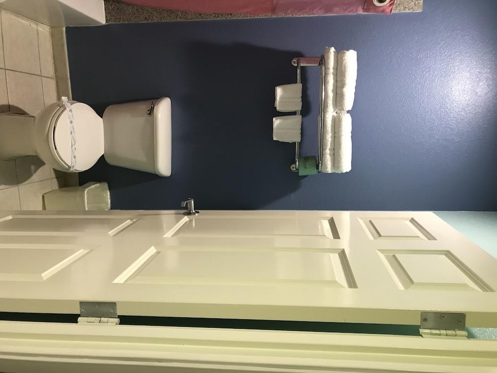 Camelot Inn And Suites Aldine Esterno foto