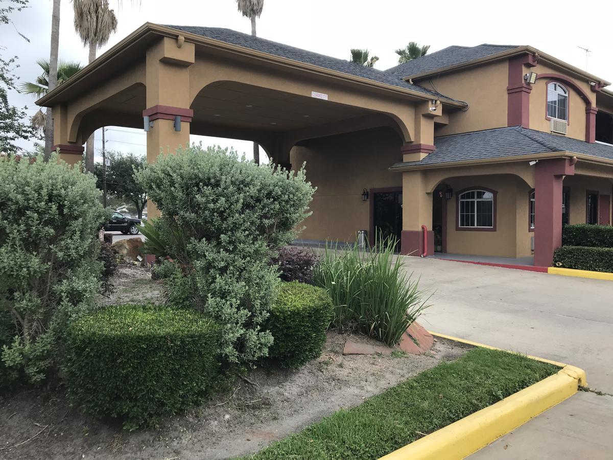 Camelot Inn And Suites Aldine Esterno foto