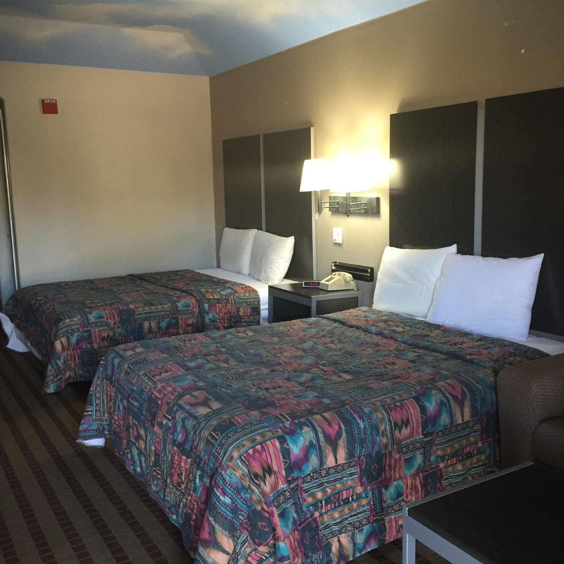 Camelot Inn And Suites Aldine Esterno foto